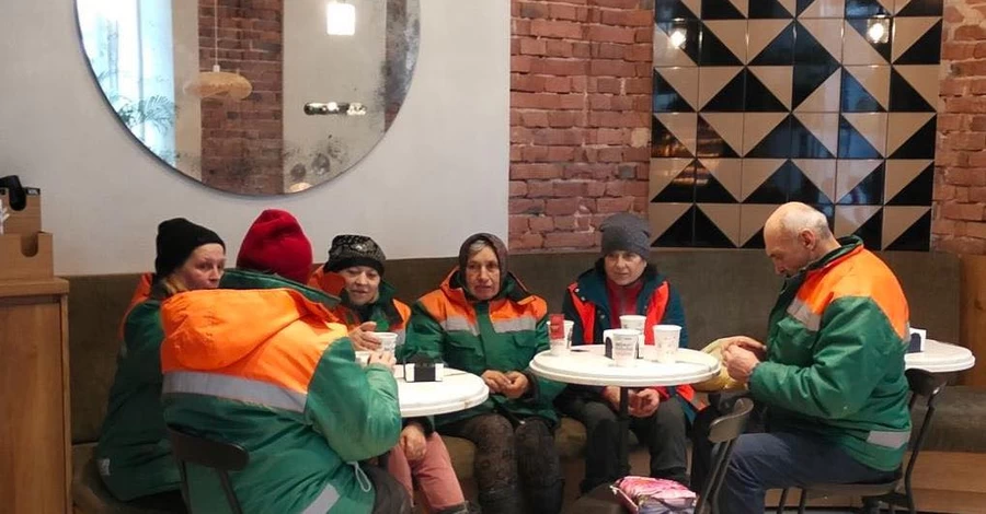 Ласкаво просимо на підзарядку: як люди підтримують одне одного під час відключень світла