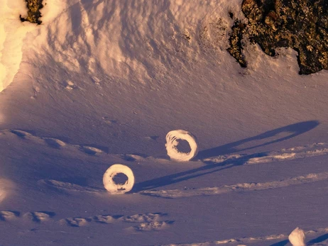 Пончики, блины и карнизы - украинские полярники поделились невероятными фото