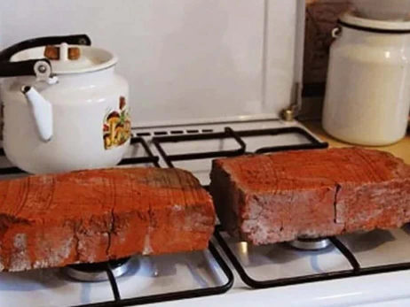 Як додати градус тепла у квартирі: від цегли в духовці – до каструлі з окропом