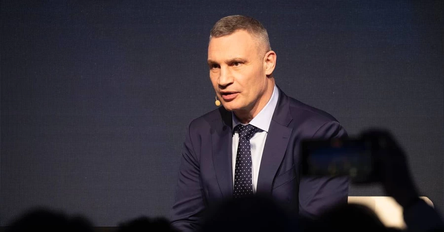 Кличко ответил на критику Зеленского: Такие заявления нивелируют самоотверженный труд тысяч людей 