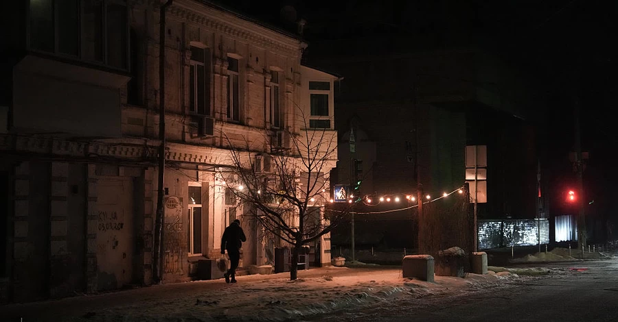 Во время комендансткого часа в Киеве будут работать ТРЦ, аптеки и заправки