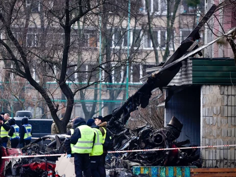 Украинцы чтят память жертв авиакатастрофы в Броварах, в которой погибло руководство МВД