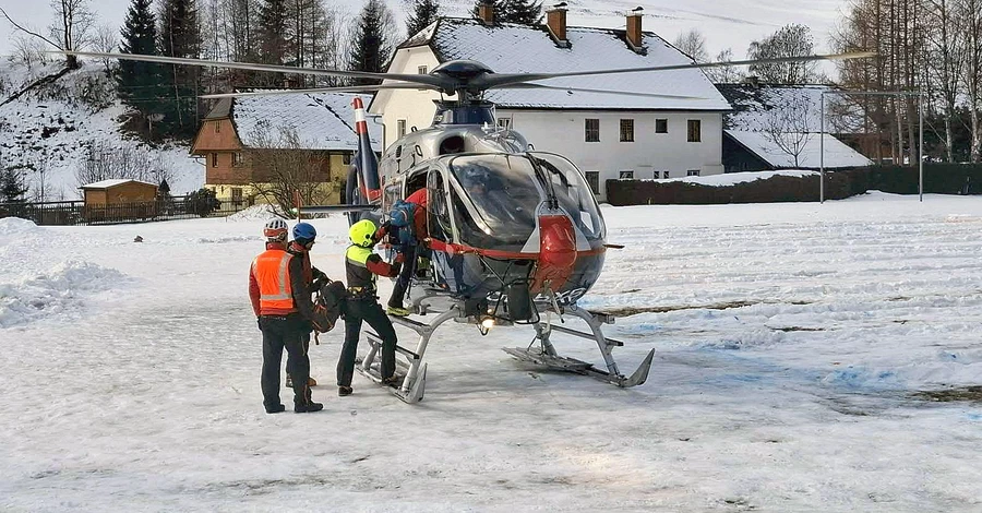 В Австрии под лавинами погибли восемь лыжников