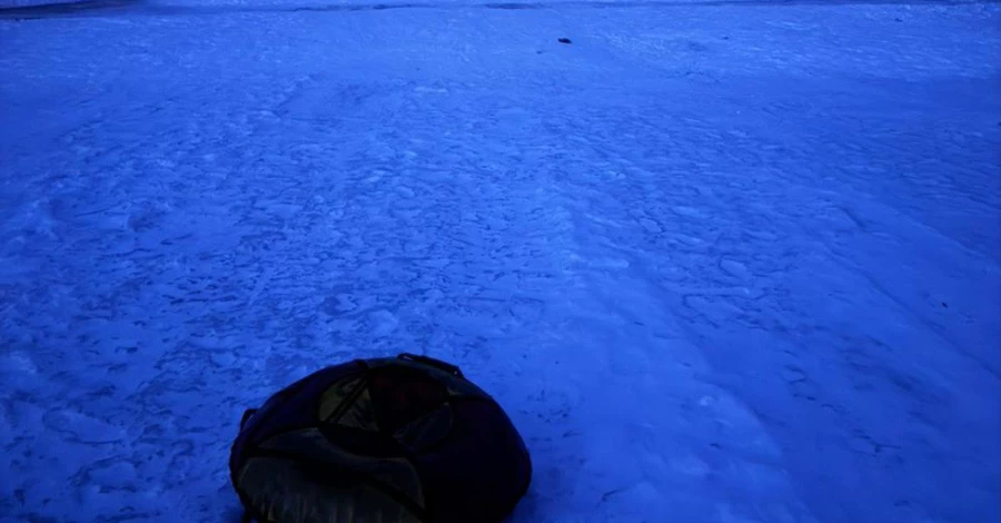 В Харькове во время катания с горки погибла 70-летняя женщина