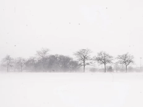 В США на трассе столкнулись более 100 машин