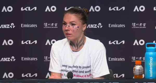 Украинская теннисистка пришла на пресс-конференцию Australian Open в футболке с призывом о помощи
