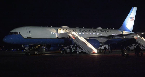 Самолет Трампа, летевший в Давос, развернули над Атлантическим океаном