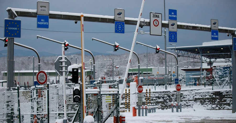 Україну покинули 290 тисяч людей у минулому році - менше, ніж у 2024 році