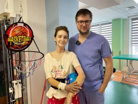 У Львові медики готують до виписки дівчинку, яка постраждала внаслідок ракетного удару по Тернополю