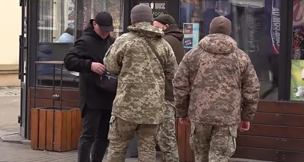 Мобілізація по-сусідськи: як працюватимуть селищні ТЦК та які їх повноваження