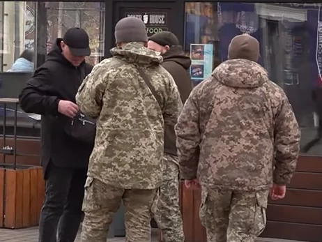 Мобілізація по-сусідськи: як працюватимуть селищні ТЦК та які їх повноваження