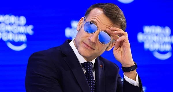 Окуляри Макрона, костюм Мадуро, шкарпетки Трюдо: як аксесуари політиків стають трендом