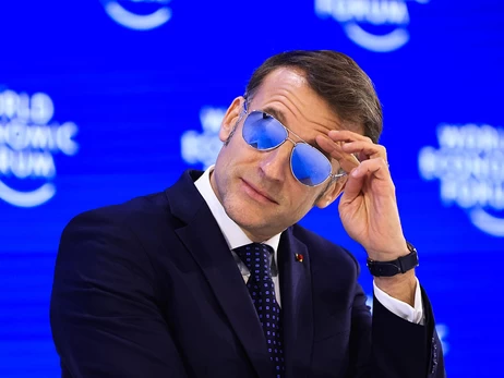 Очки Макрона, костюм Мадуро, носки Трюдо: как аксессуары политиков становятся трендом