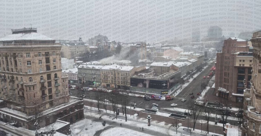 На Крещатике в Киеве произошел пожар в офисном здании 