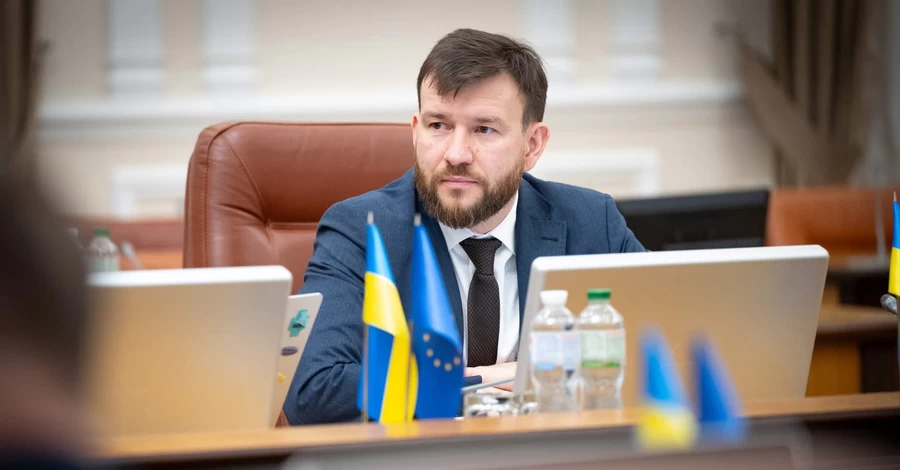 Уряд планує трискладову пенсійну реформу та обіцяє платити не менше шести тисяч гривень