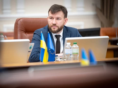 Кабмин планирует трехсоставную пенсию и обещает платить не меньше шести тысяч гривен