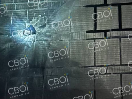 Российский дрон попал в многоэтажку в Кривом Роге