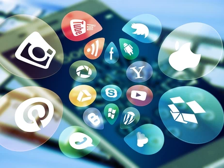 Франция первой в Европе поддержала запрет социальных сетей для детей