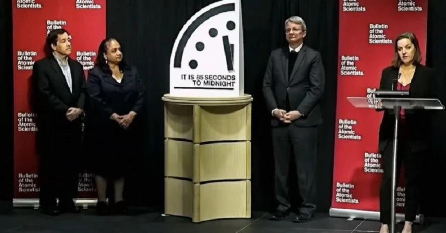 До ядерной катастрофы осталось 85 секунд - стрелки Часов Судного дня перевели на 4 секунды вперед