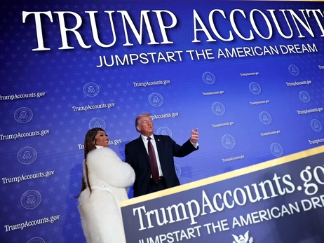 Нікі Мінаж у Вашингтоні заявила, що є «фанаткою Трампа номер один» 