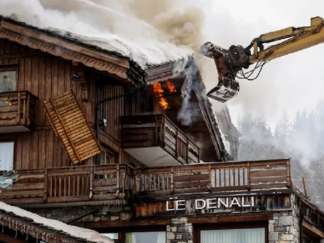 На курорте Куршавель почти сутки горела элитная гостиница