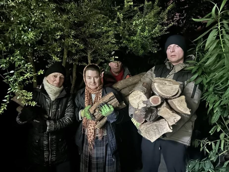 Железные бочки и шторы из дома: как в ботсаду им. Гришко в мороз спасают уникальные растения