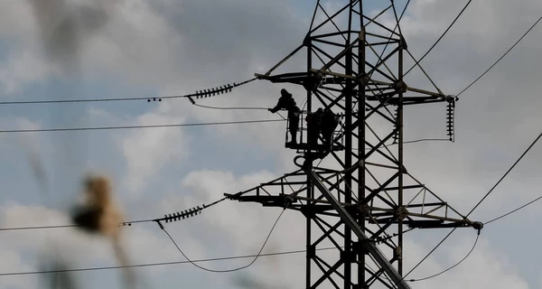 В пятницу отключения света продолжатся во всех регионах Украины 