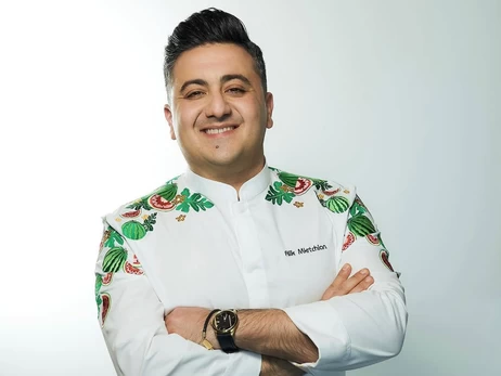 Алік Мкртчян виходить за межі кухні — шеф готує книгу