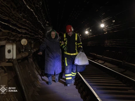 У Києві рятувальники вивели з метро близько 500 людей  