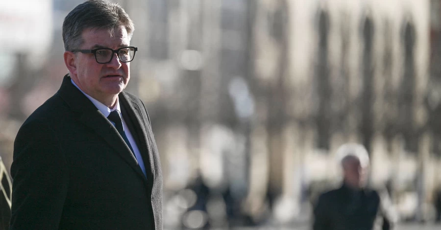 Советник Фицо уходит в отставку после упоминания его имени в файлах Эпштейна