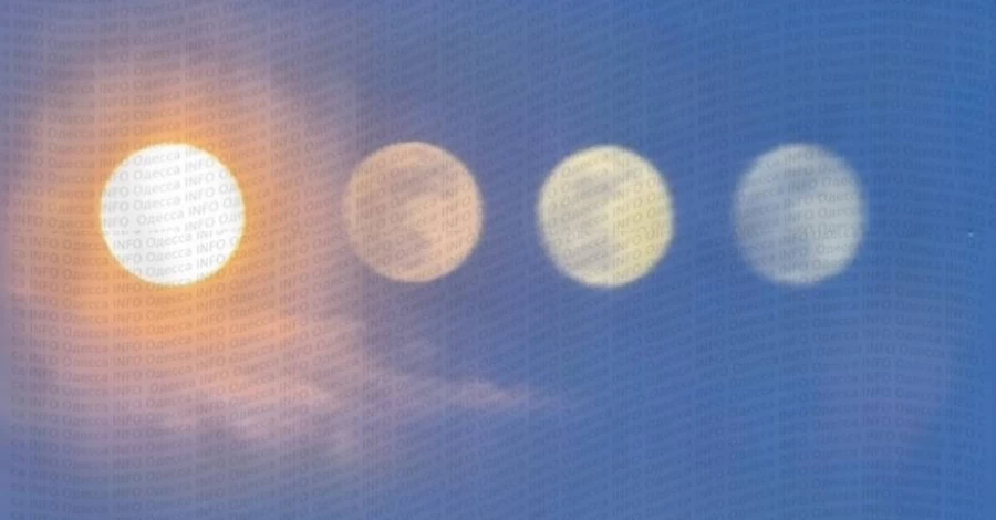 Над Україною бачили декілька Місяців одночасно — ефект створився через морози