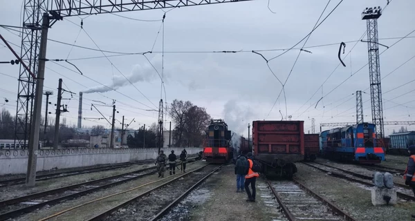 Россия ударила по тепловозу и автомобилю с людьми в Запорожье  