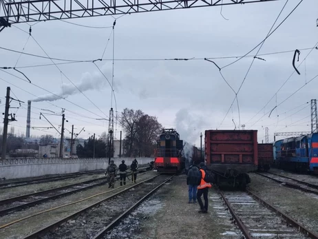 Росія вдарила по тепловозу і автомобілю з людьми у Запоріжжі  