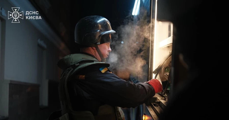 Росіяни вночі вдарили 70 ракетами та 450 дронами, під атакою були вісім областей  