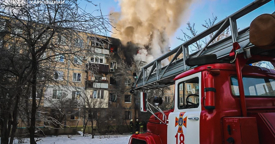 Россияне попали дроном по многоэтажке в Харькове, ранены 7 человек