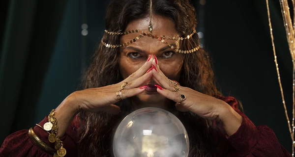 Політики та магія: відьом і чаклунів просять про владу, успіх і прибрати конкурентів