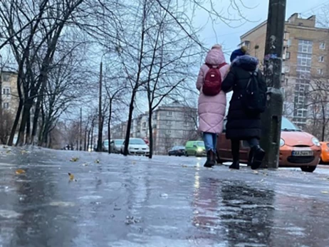 Травматолог Андрей Костюк: Из-за количества переломов в гололед мы даже сократили плановые операции