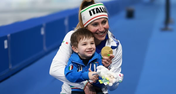 «Самый милый момент Олимпиады-2026»: сын чемпионки стал звездой соцсетей