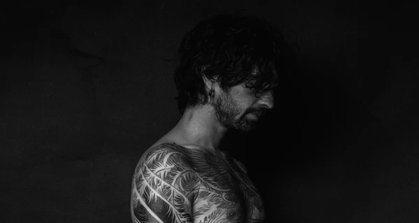 DANTES разделся для обложки INSIDER и рассказал о съемках эротических сцен 