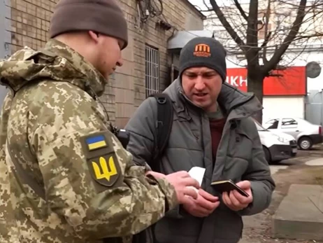 ТЦК та СП стають дедалі жорстокішими: яка причина та чи покарані «військкоми» за протиправні дії