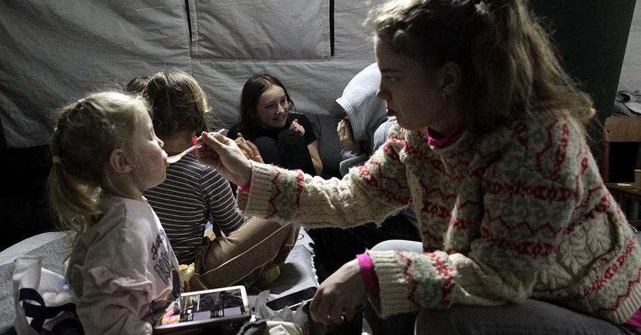 Мама може витримати все: історії жінок з маленькими дітьми про життя без світла і тепла