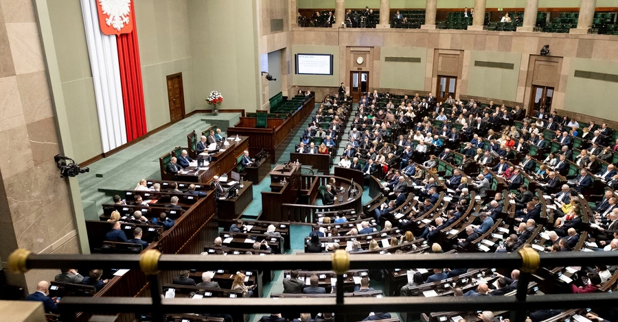 Сейм Польщі ухвалив амністію для поляків, які воюють на боці України