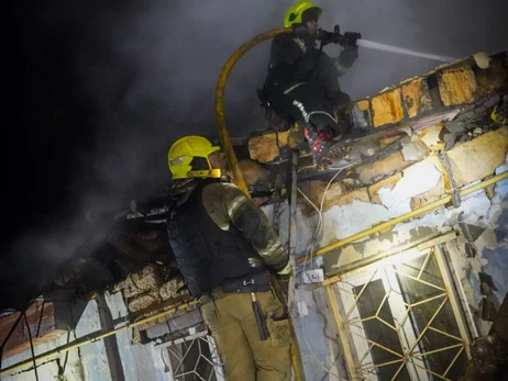 Росіяни вночі атакували житлові будинки в Одесі, загинула жінка