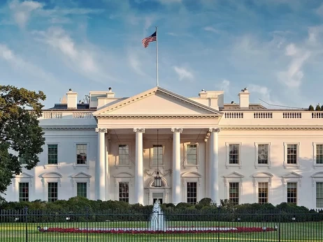 Білий дім опублікував до Дня закоханих валентинки з Мадуро та Гренландією