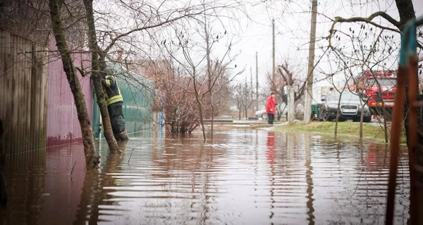 Харьковскую область накрыли наводнения, жилые дома уходят под воду