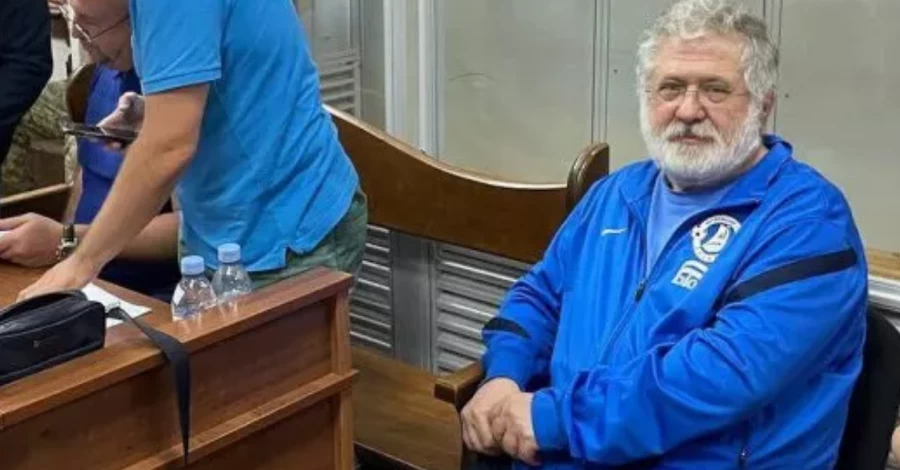 Коломойського у суді оплесками привітали з днем народження