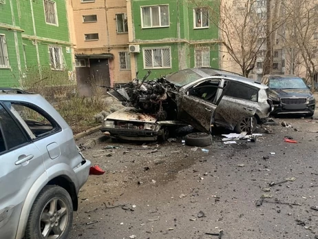 В Одесі у дворі будинку вибухнула Toyota, водія госпіталізували (оновлено)