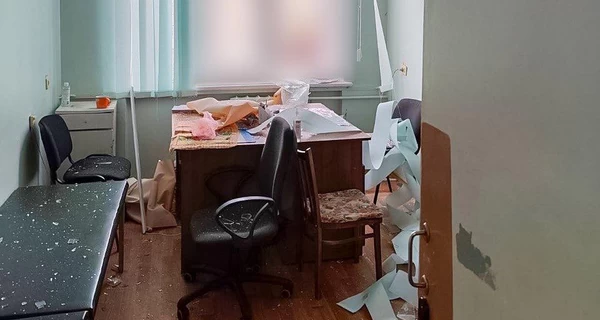  Россияне с ночи бьют ракетами по больнице в Херсоне, ранены медработники