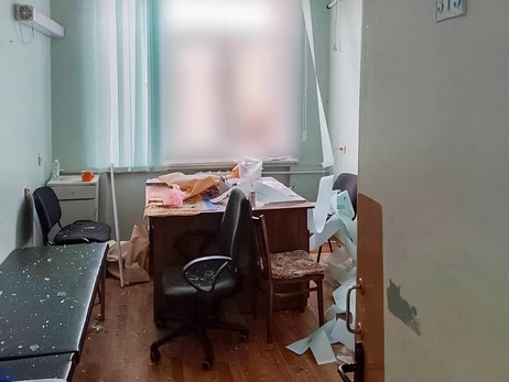  Росіяни з ночі б'ють ракетами по лікарні в Херсоні, поранені медпрацівники