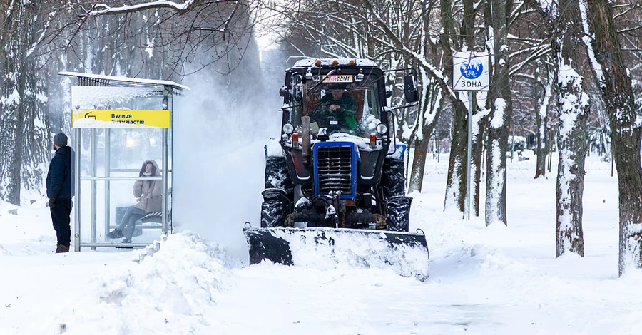 В Киеве из-за гололеда травмировались 6 тысяч человек, коммунальщикам сообщили о подозрении